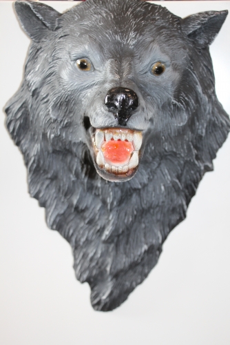 П-013 (Голова волка cадовая фигура из полистоуна H- 37 cм L-26 см )
